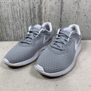 Nike Tanjun Women's Size 7.5 Wolf Grey/White 812655-010